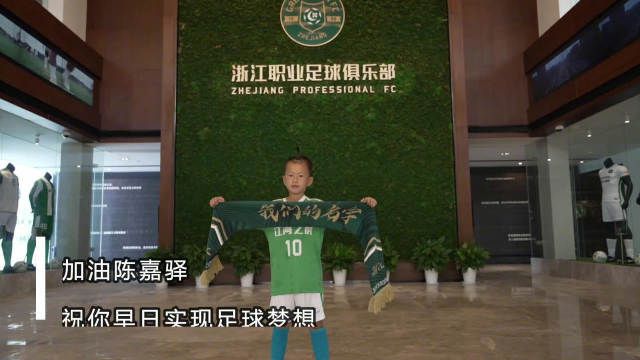 记者偷偷拍摄的高画